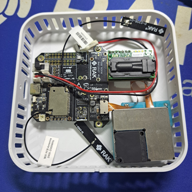 Full setup with CO2, PM and air quality sensors