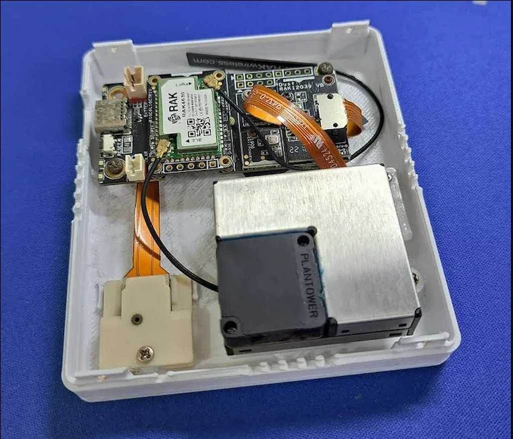 Setup with PM and air quality sensors