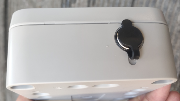 Remove the rubber plug